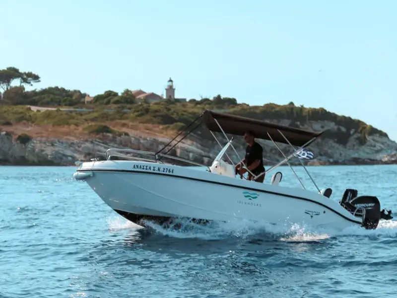 Trimarchi 5.7s day boat available with local skipper